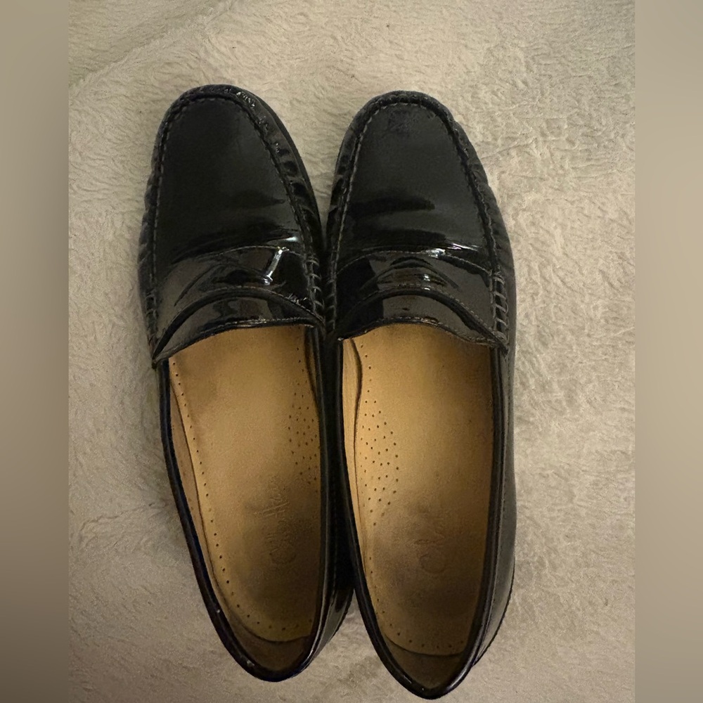 Elegant Black Patent Leather Loafers for Women